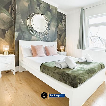 Stunning House By Ls2G Short Lets & Serviced Accommodation Greater London With Free Wifi Buitenkant foto