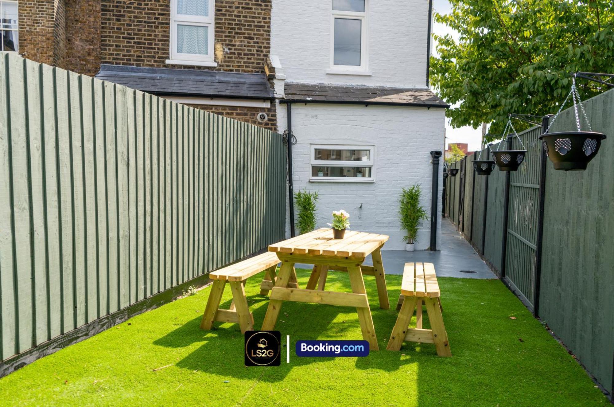 Stunning House By Ls2G Short Lets & Serviced Accommodation Greater London With Free Wifi Buitenkant foto