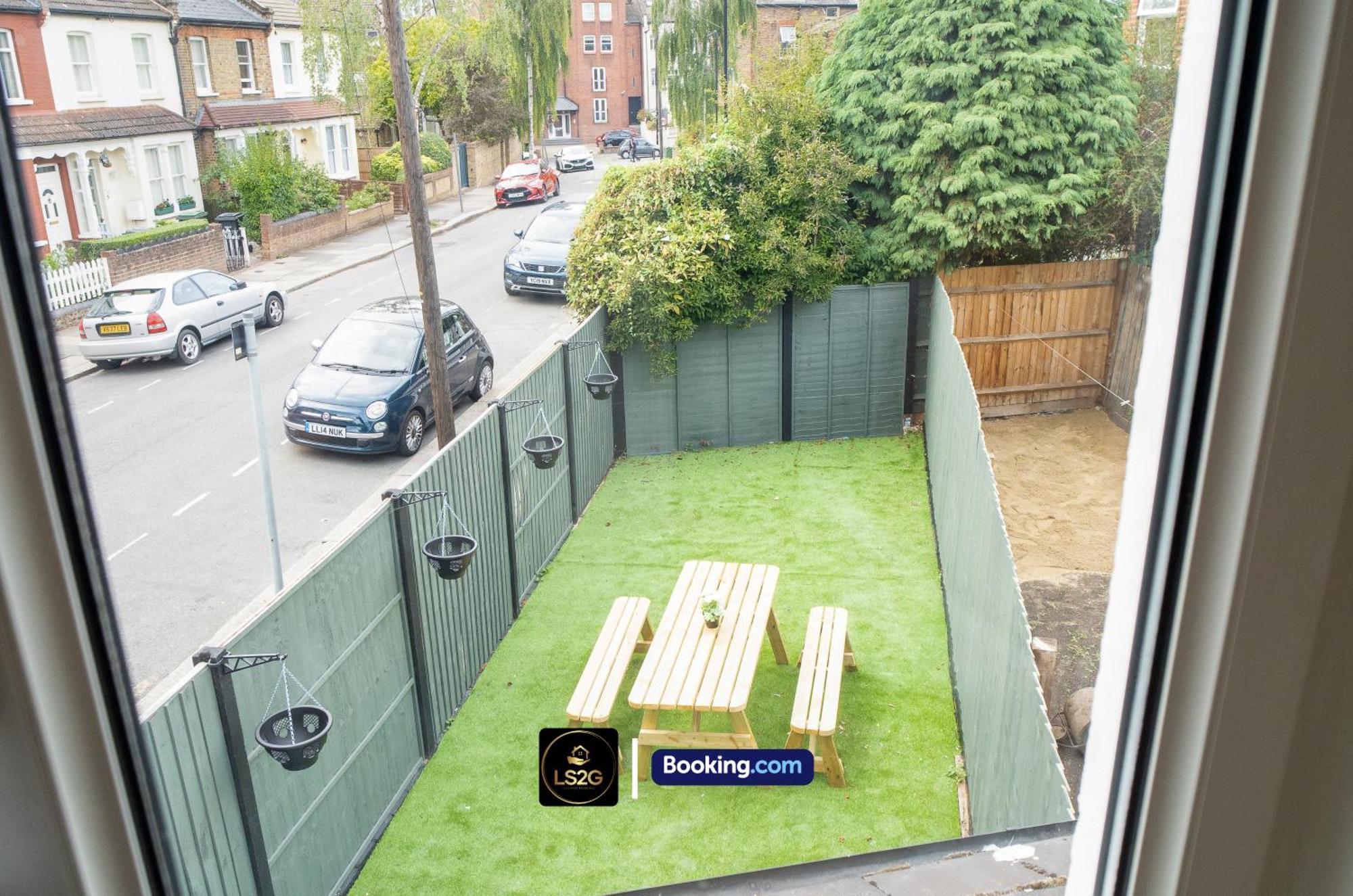 Stunning House By Ls2G Short Lets & Serviced Accommodation Greater London With Free Wifi Buitenkant foto