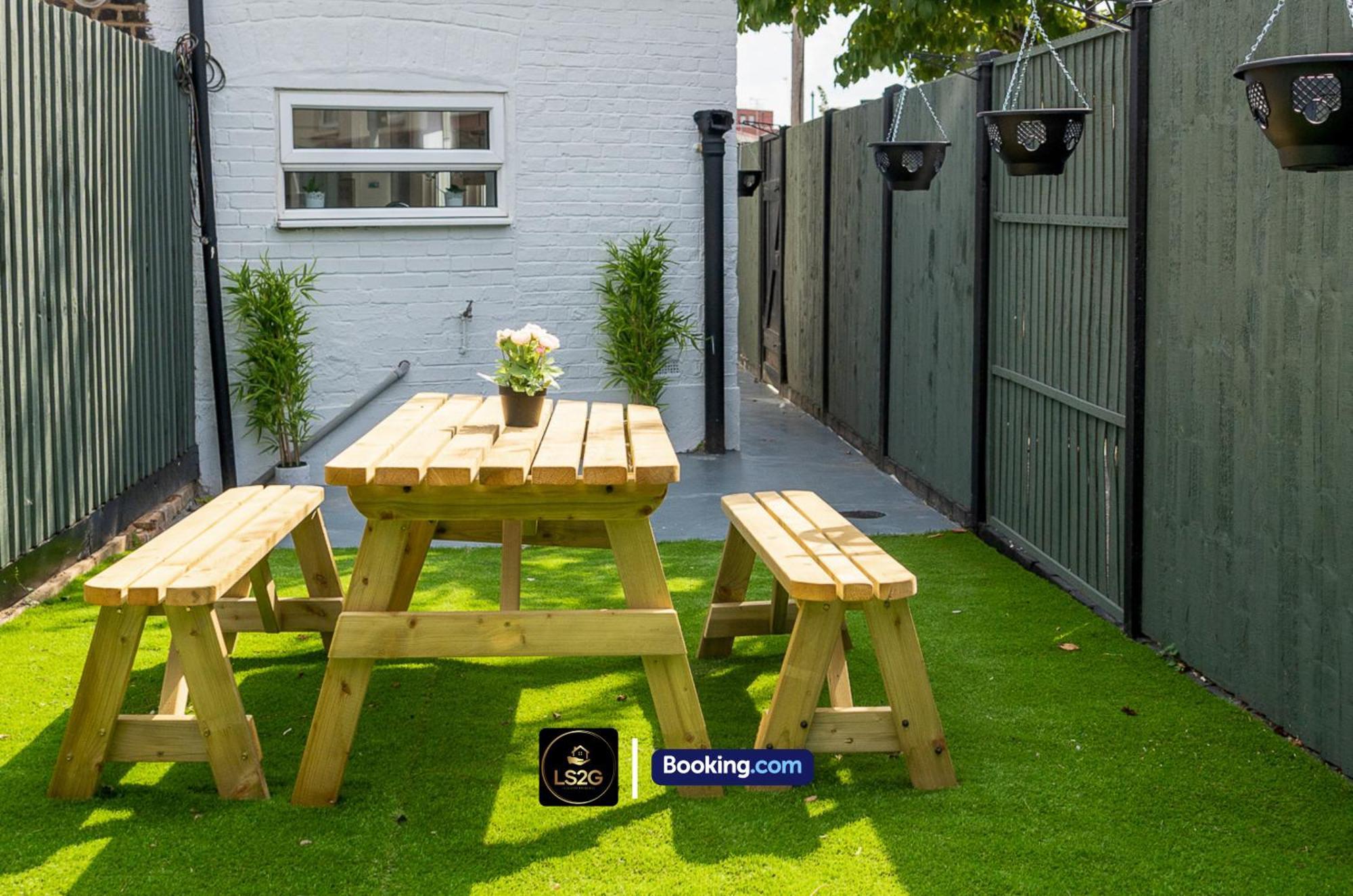 Stunning House By Ls2G Short Lets & Serviced Accommodation Greater London With Free Wifi Buitenkant foto