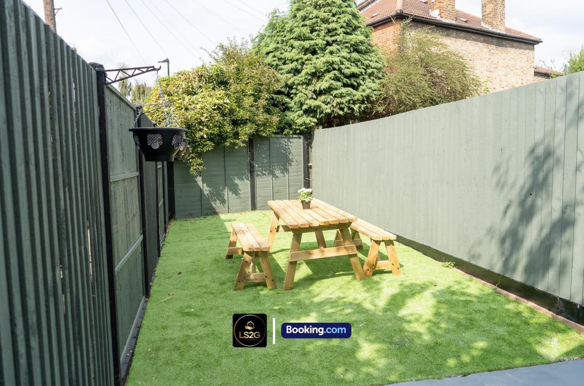 Stunning House By Ls2G Short Lets & Serviced Accommodation Greater London With Free Wifi Buitenkant foto