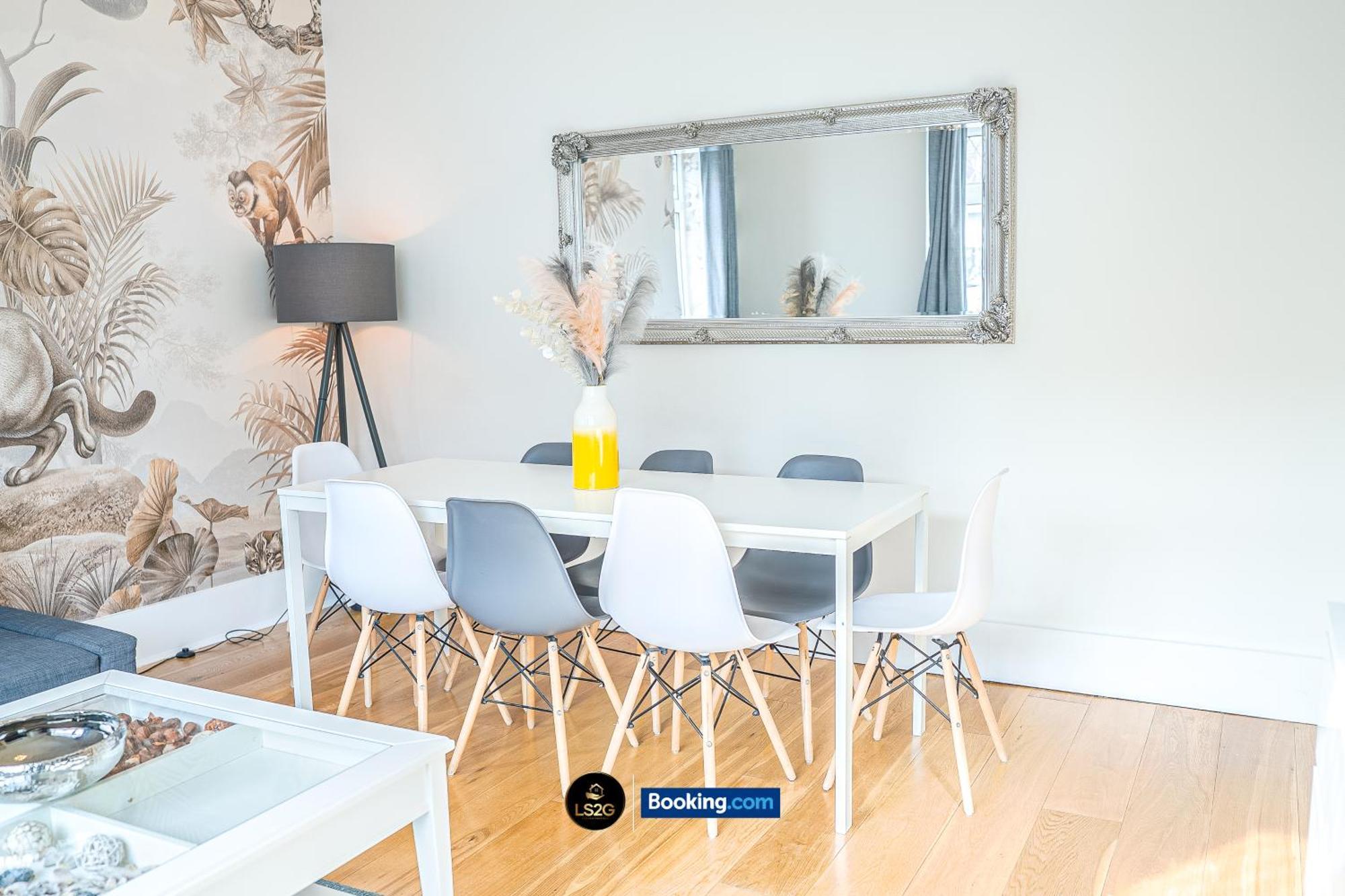 Stunning House By Ls2G Short Lets & Serviced Accommodation Greater London With Free Wifi Buitenkant foto