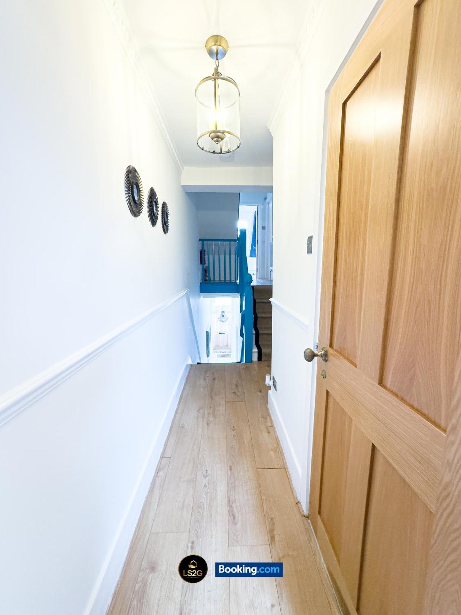 Stunning House By Ls2G Short Lets & Serviced Accommodation Greater London With Free Wifi Buitenkant foto