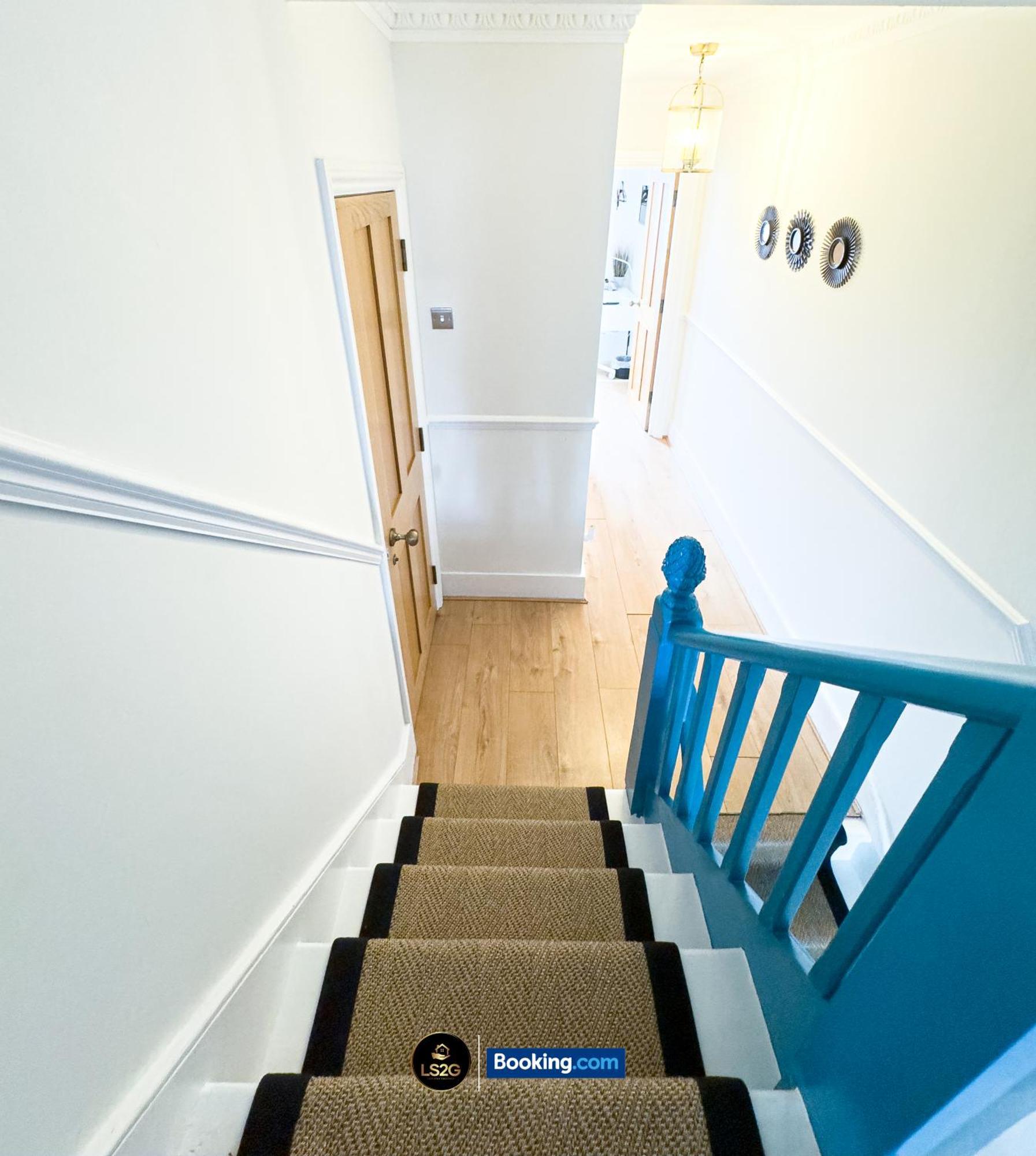 Stunning House By Ls2G Short Lets & Serviced Accommodation Greater London With Free Wifi Buitenkant foto