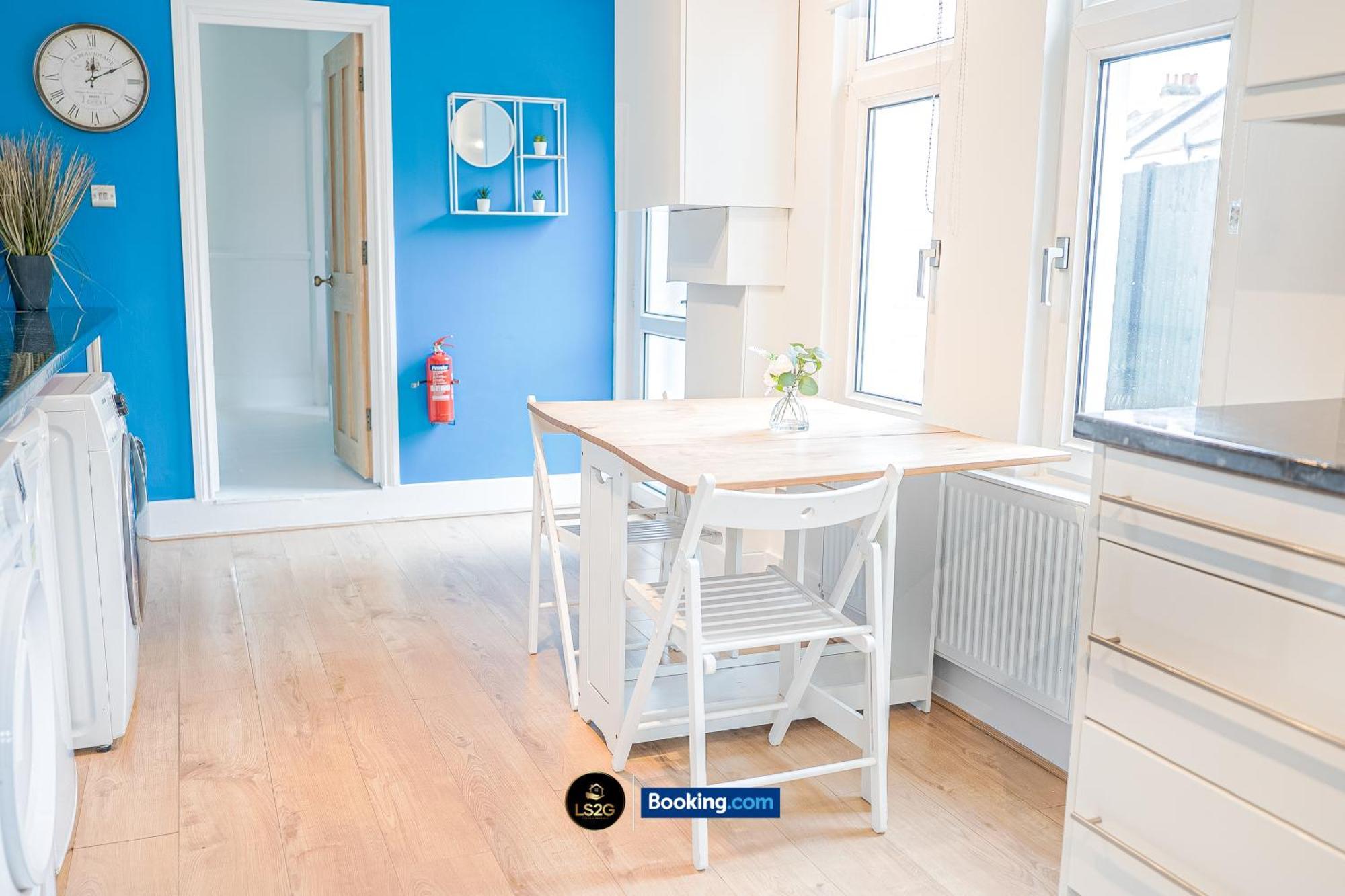 Stunning House By Ls2G Short Lets & Serviced Accommodation Greater London With Free Wifi Buitenkant foto