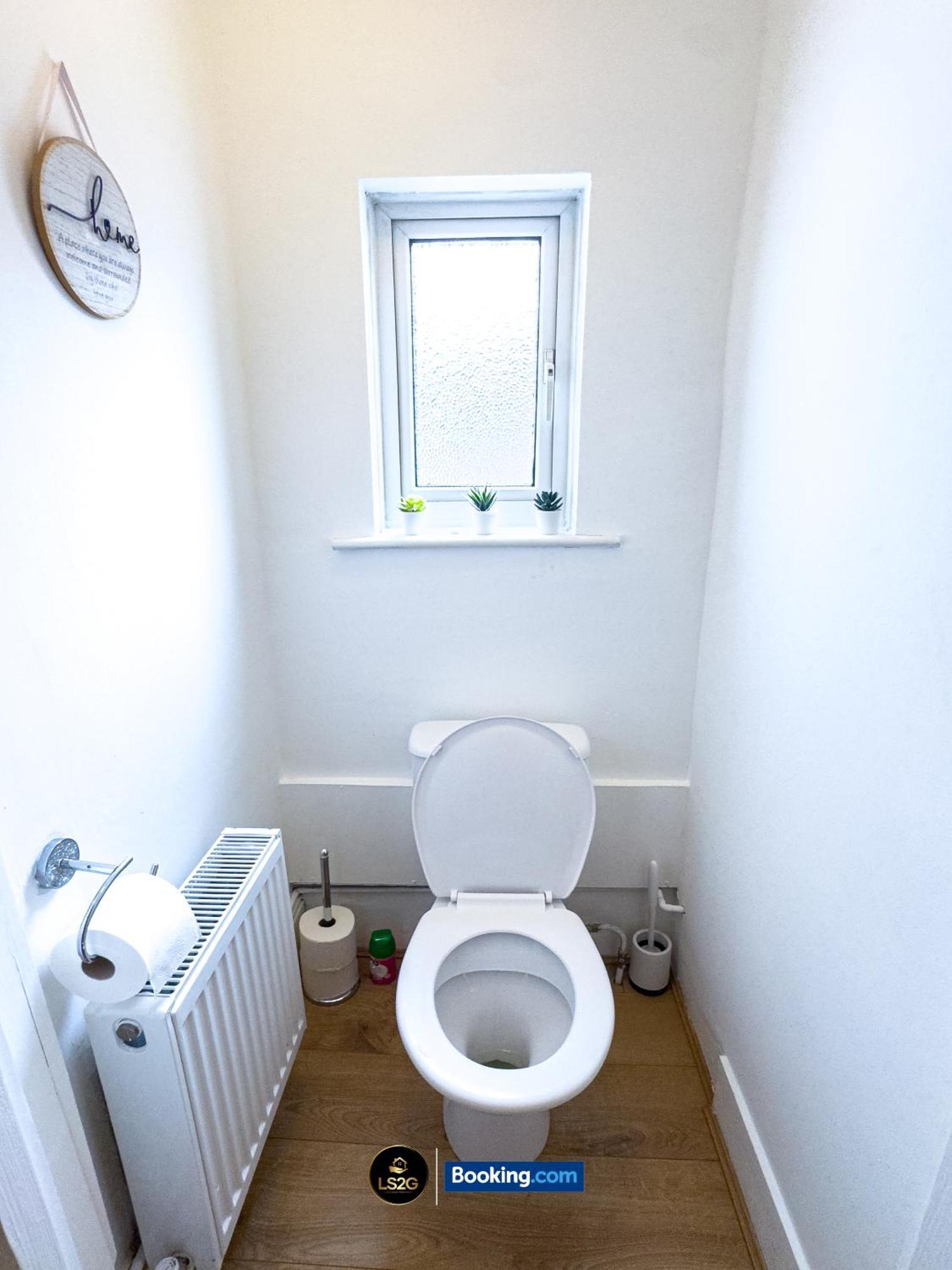 Stunning House By Ls2G Short Lets & Serviced Accommodation Greater London With Free Wifi Buitenkant foto