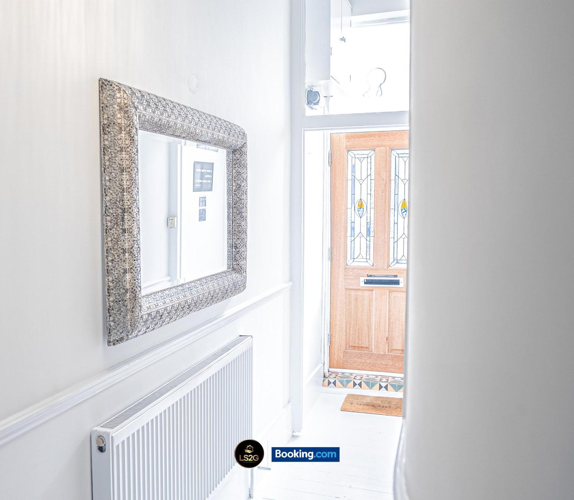 Stunning House By Ls2G Short Lets & Serviced Accommodation Greater London With Free Wifi Buitenkant foto