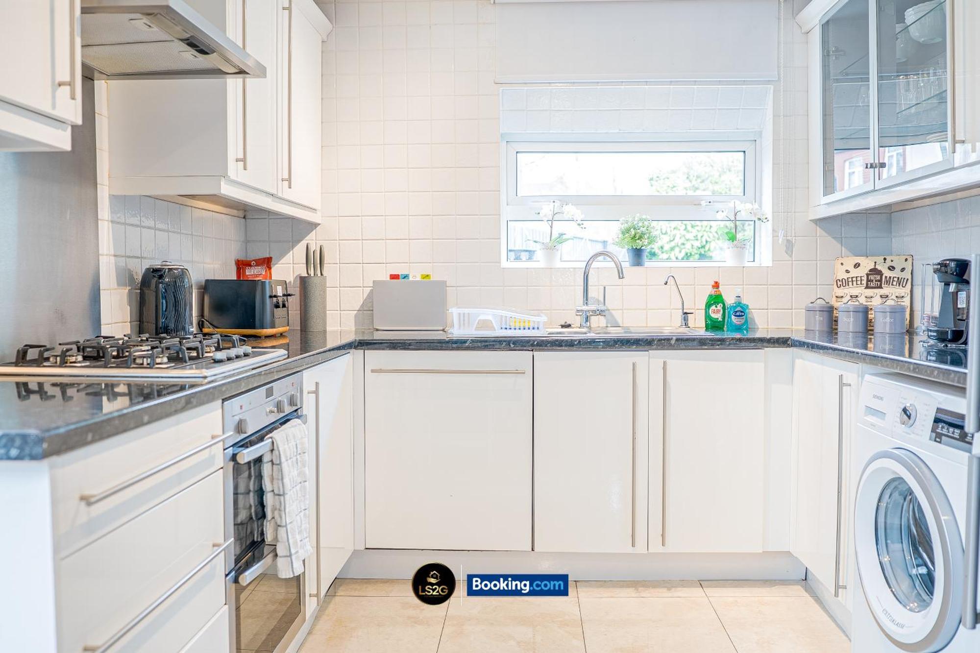 Stunning House By Ls2G Short Lets & Serviced Accommodation Greater London With Free Wifi Buitenkant foto