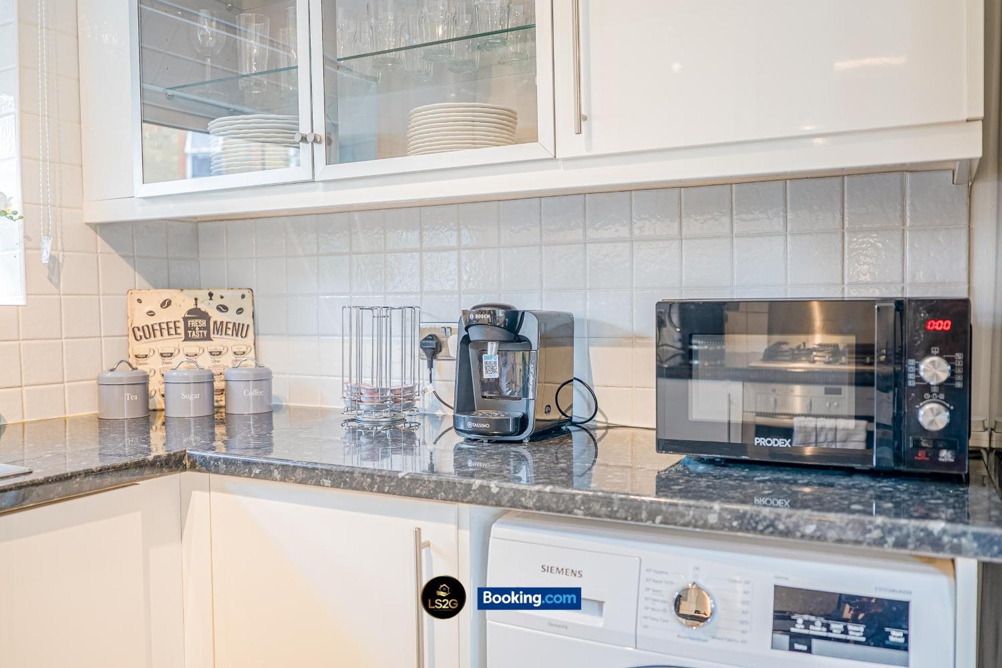 Stunning House By Ls2G Short Lets & Serviced Accommodation Greater London With Free Wifi Buitenkant foto