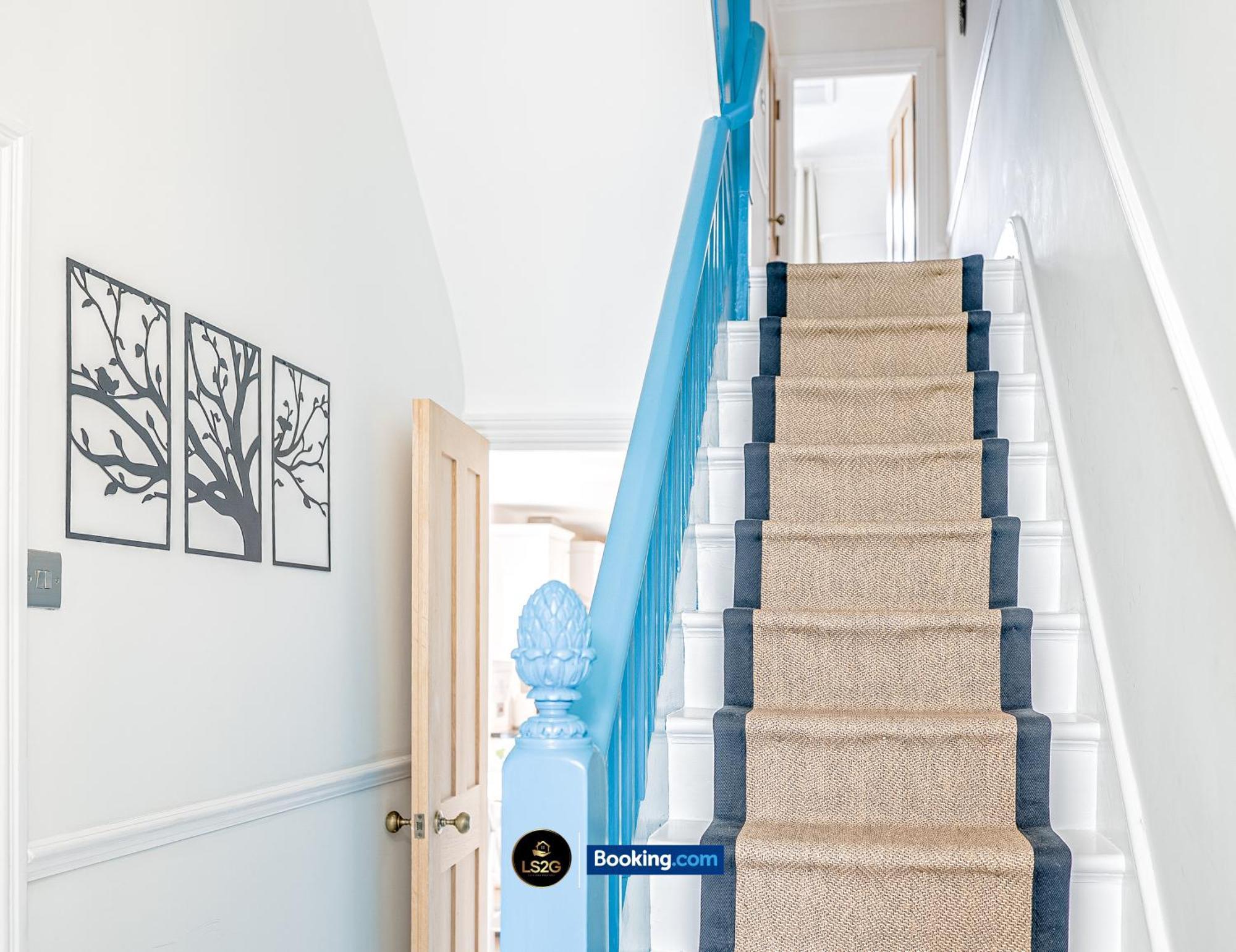Stunning House By Ls2G Short Lets & Serviced Accommodation Greater London With Free Wifi Buitenkant foto