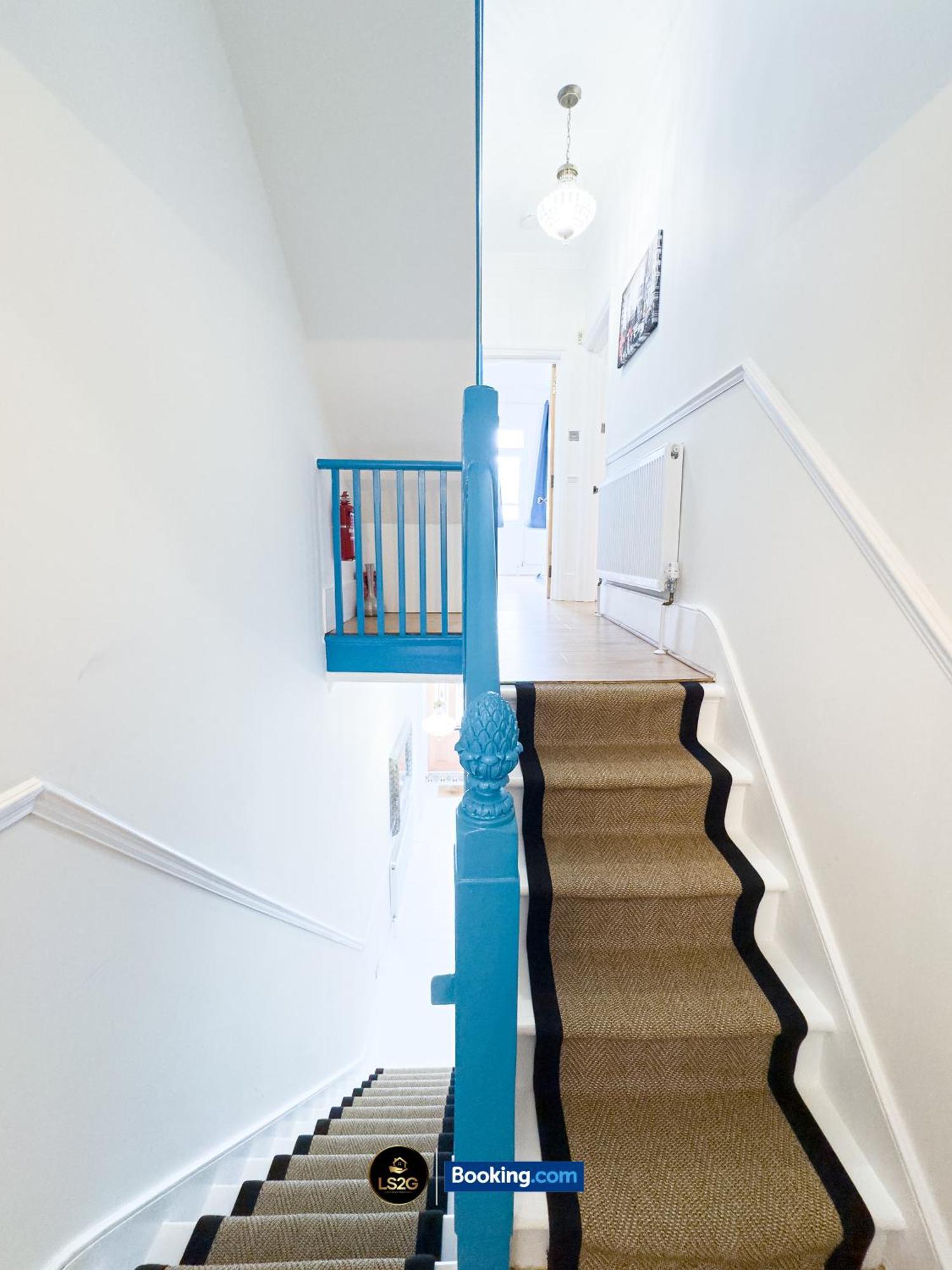 Stunning House By Ls2G Short Lets & Serviced Accommodation Greater London With Free Wifi Buitenkant foto