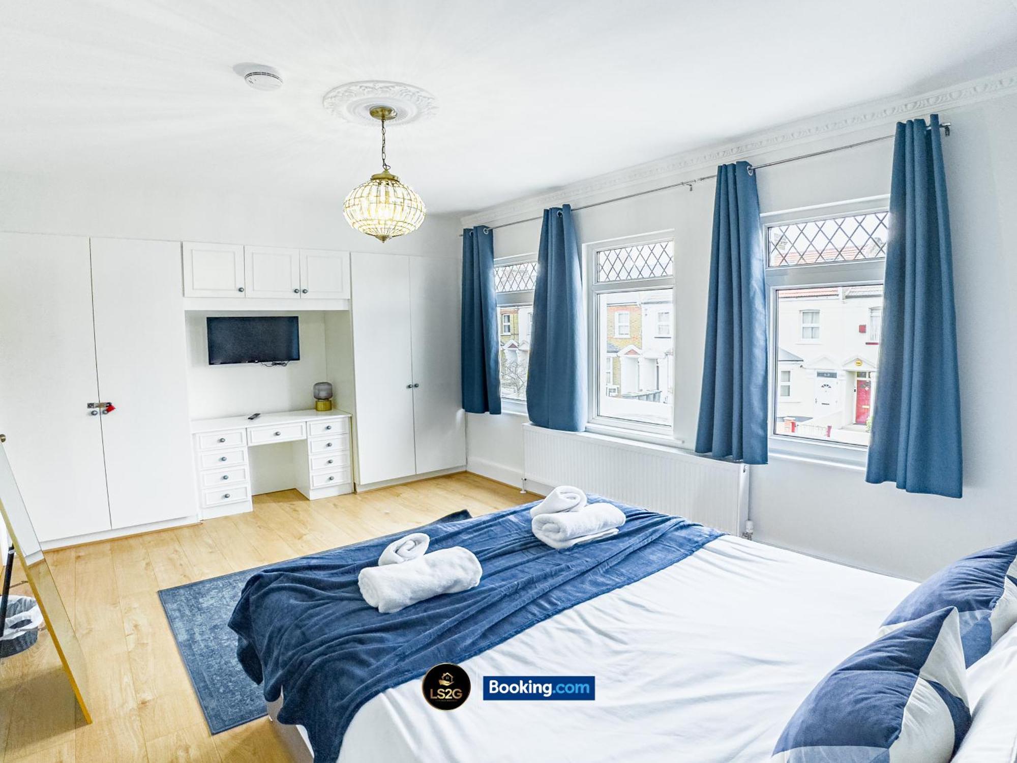 Stunning House By Ls2G Short Lets & Serviced Accommodation Greater London With Free Wifi Buitenkant foto