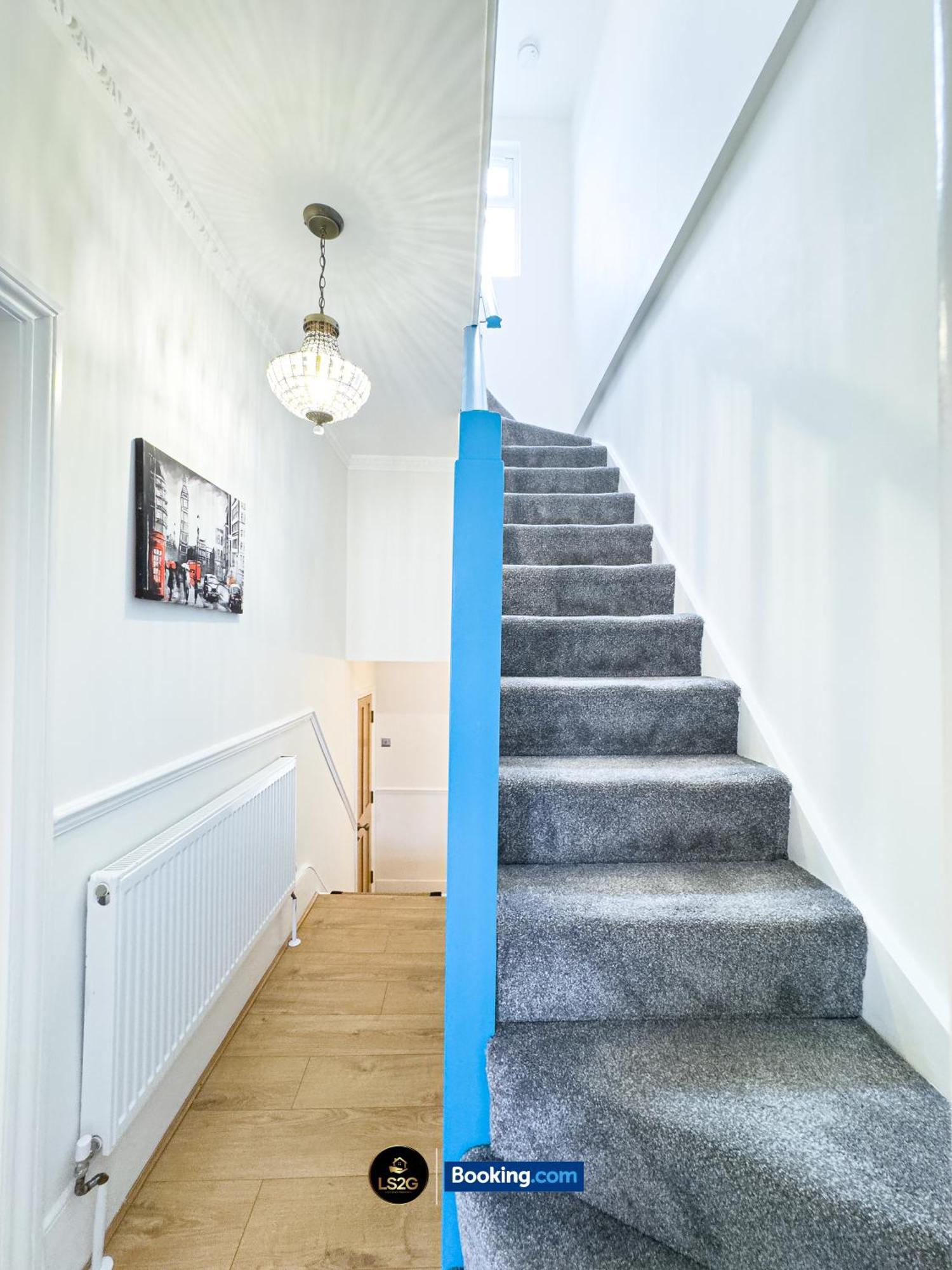 Stunning House By Ls2G Short Lets & Serviced Accommodation Greater London With Free Wifi Buitenkant foto