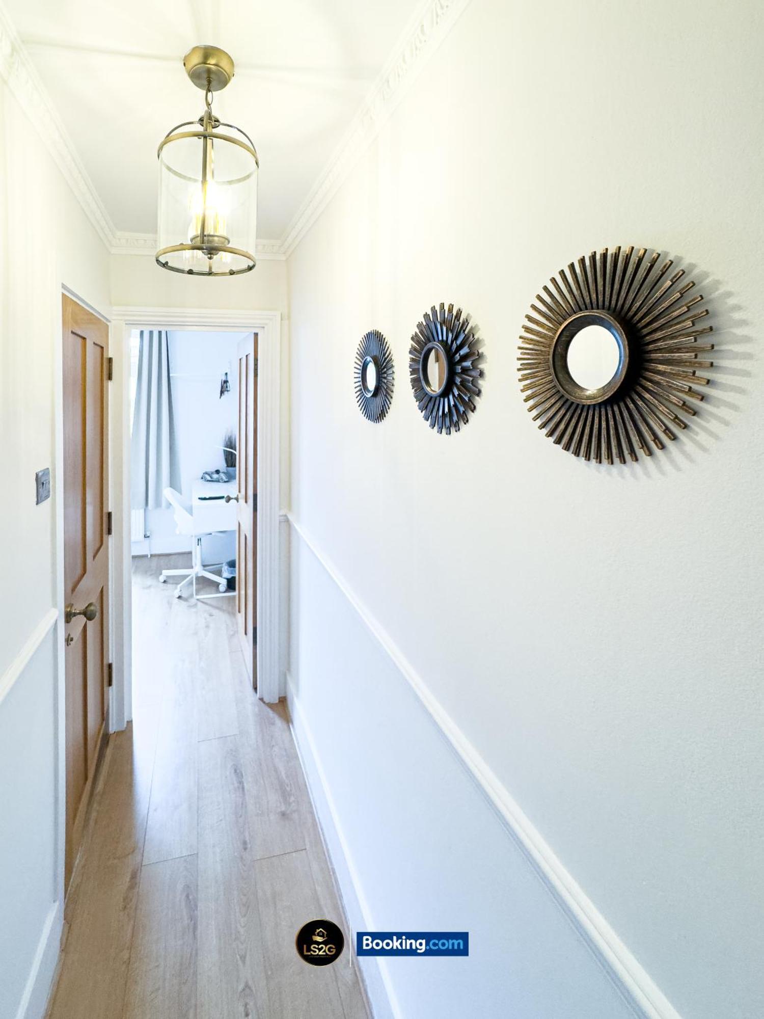 Stunning House By Ls2G Short Lets & Serviced Accommodation Greater London With Free Wifi Buitenkant foto